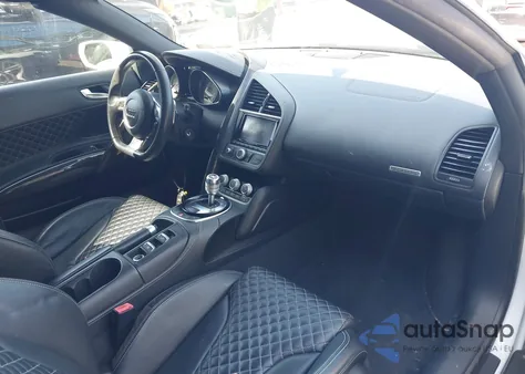 2014 Audi R8 4.2 z USA, uszkodzony, nr VIN WUAWUAFG9EN000133